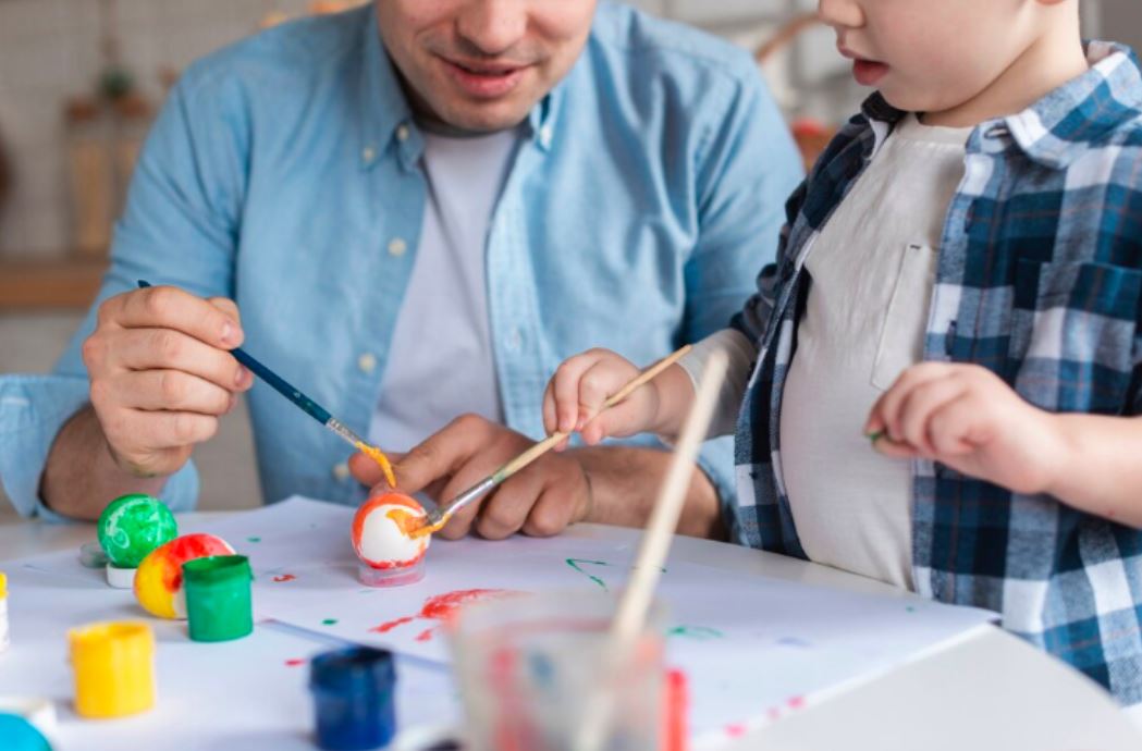 hacer manualidades en familia